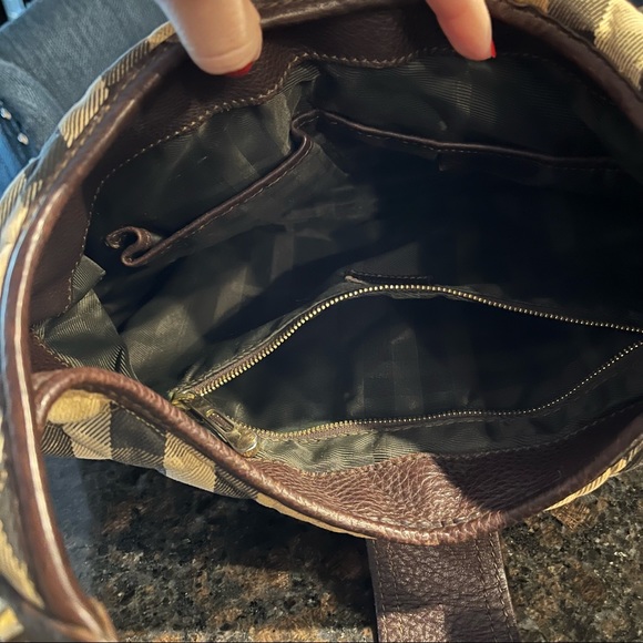 Burberry | Brooke Hobo Bag - Picture 10 of 13